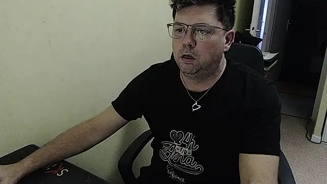 Snapshot of blueandwhite1 chatting on January 30, 2025, 3:19 pm blueandwhite1 online show from January 30, 2025, 3:19 pm