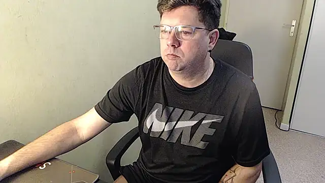 Snapshot of blueandwhite1 chatting on February 1, 2025, 9:54 am blueandwhite1 online show from February 1, 2025, 9:54 am