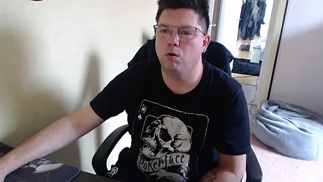 Snapshot of blueandwhite1 chatting on March 12, 2025, 11:20 am blueandwhite1 online show from March 12, 2025, 11:20 am