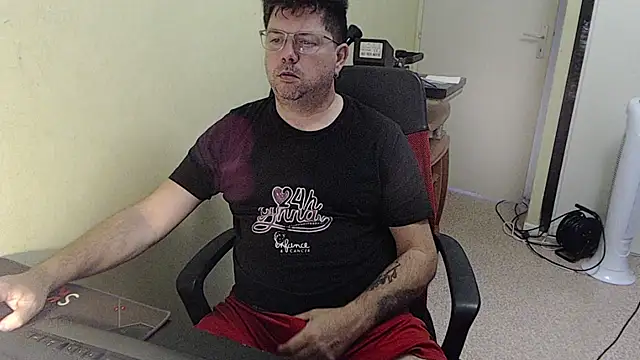 Snapshot of blueandwhite1 chatting on October 25, 2025, 7:27 am blueandwhite1 online show from October 25, 2025, 7:27 am