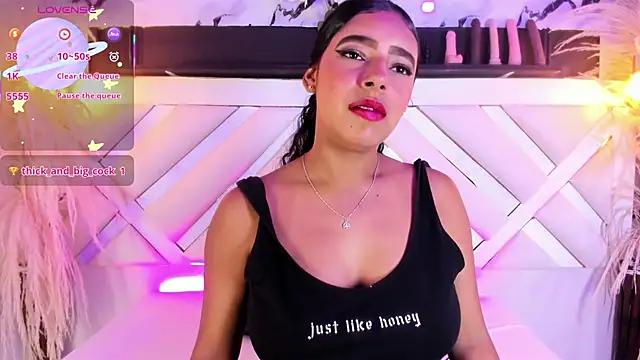 Zoe-Johnson  online show from June 7, 2026, 9:29 pm
