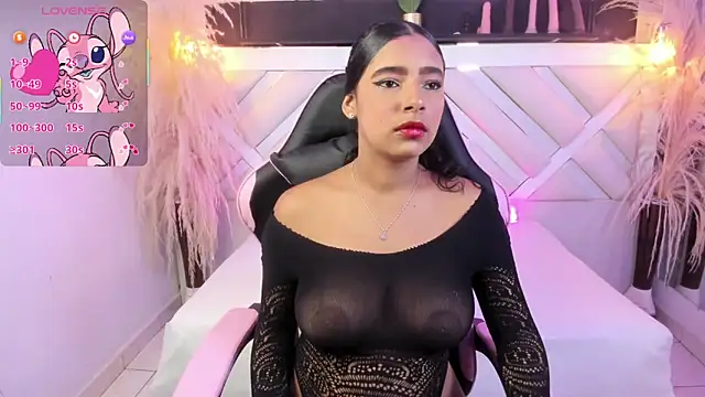 Zoe-Johnson  online show from June 9, 2026, 10:32 pm