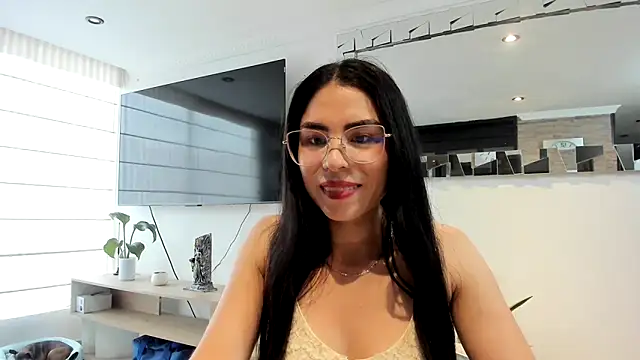 sasha jonne online show from September 22, 2025, 9:28 pm