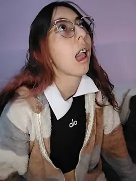 Snapshot of AnnieSparkle chatting on October 21, 2025, 12:22 am AnnieSparkle online show from October 21, 2025, 12:22 am