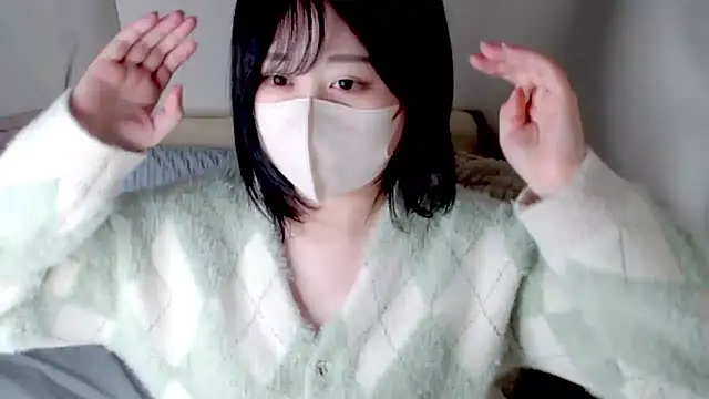 Snapshot of mi__san chatting on November 2, 2025, 9:33 am mi san online show from November 2, 2025, 9:33 am