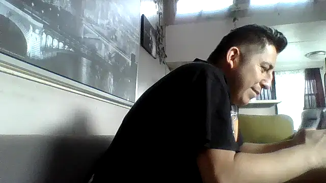 Snapshot of B3toBaby chatting on November 17, 2025, 10:48 pm B3toBaby online show from November 17, 2025, 10:48 pm