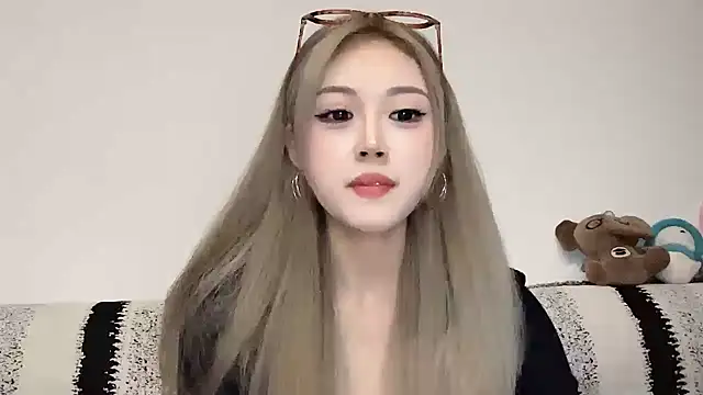 Snapshot of XingKongCOCO-107 chatting on October 3, 2025, 11:18 am XingKongCOCO-107 online show from October 3, 2025, 11:18 am