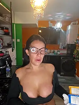 Filthymaddymilfy25 online show from May 19, 2026, 9:15 am
