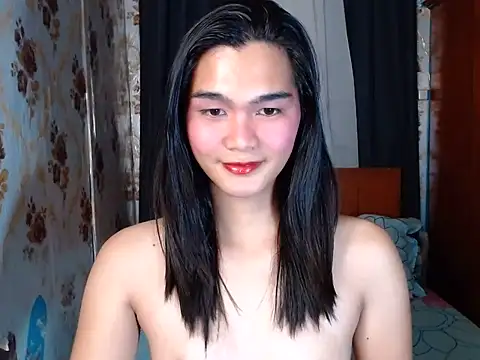 lady in moon online show from March 11, 2026, 2:12 pm