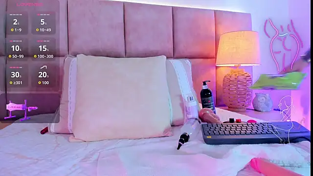 Snapshot of GabbieMonson chatting on September 23, 2025, 4:32 pm GabbieMonson online show from September 23, 2025, 4:32 pm