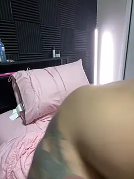 SpicyThic online show from April 9, 2026, 3:39 am