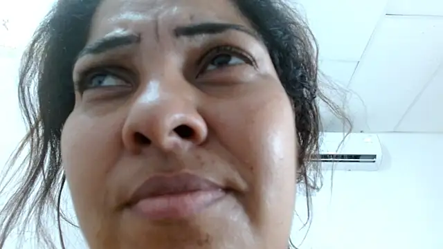 Snapshot of 69smallstar chatting on November 24, 2025, 6:18 pm 69smallstar online show from November 24, 2025, 6:18 pm