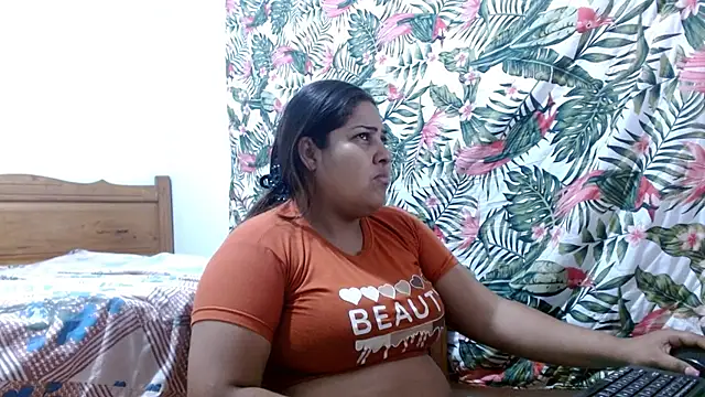 Snapshot of 69smallstar chatting on May 19, 2026, 12:00 pm 69smallstar online show from May 19, 2026, 12:00 pm