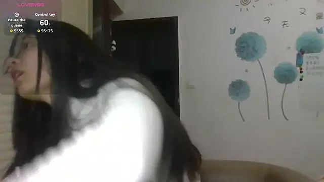 Snapshot of Monice1314 chatting on December 18, 2025, 12:11 pm Monice1314 online show from December 18, 2025, 12:11 pm