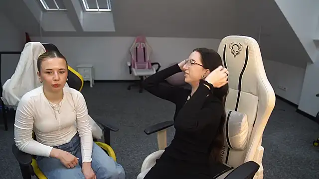 Snapshot of _Lili_054 chatting on September 16, 2025, 10:16 am Lili 054 online show from September 16, 2025, 10:16 am