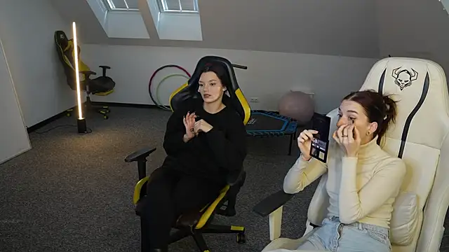 Snapshot of _Lili_054 chatting on November 20, 2025, 11:10 am Lili 054 online show from November 20, 2025, 11:10 am