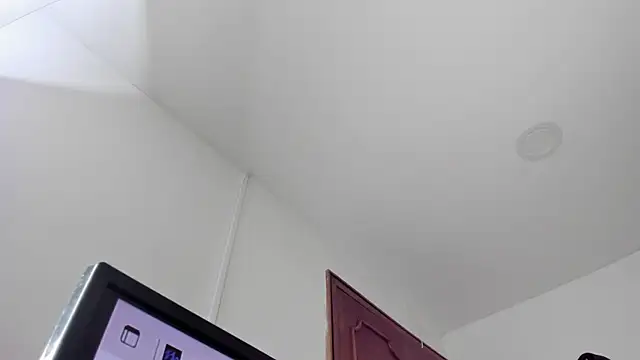 CarolinaFerrer online show from November 11, 2025, 4:18 pm