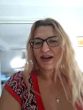 KamaFeels online show from December 18, 2025, 9:48 am