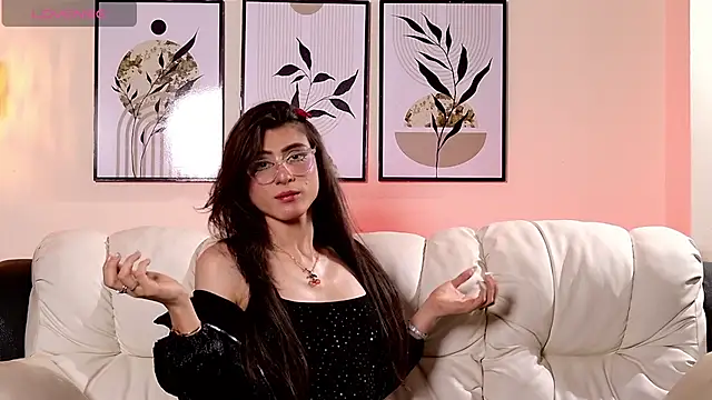 Snapshot of Violeta_Foxz chatting on April 16, 2026, 7:14 pm Violeta Foxz online show from April 16, 2026, 7:14 pm