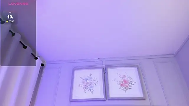 lux bitchx online show from April 29, 2026, 4:16 am