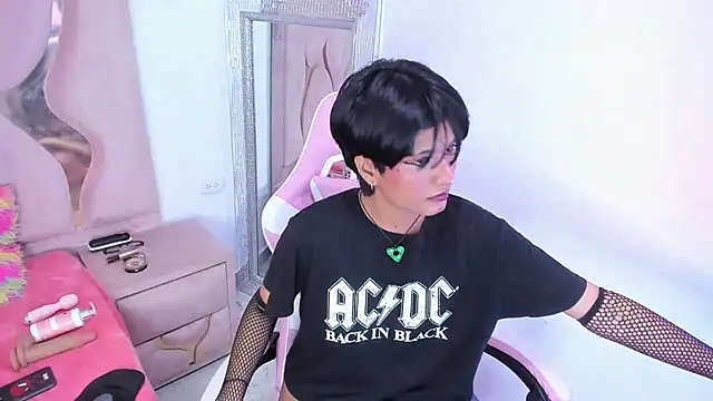 Snapshot of natsumiht chatting on September 20, 2025, 4:57 am natsumiht online show from September 20, 2025, 4:57 am