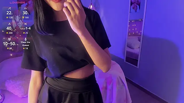 ela petit online show from June 16, 2026, 7:49 pm