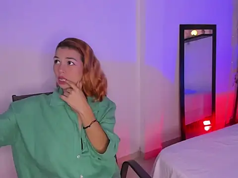 selene boyer online show from December 2, 2025, 4:57 pm