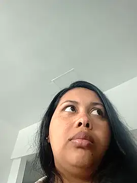 Snapshot of Alessandraa- chatting on February 17, 2026, 6:47 pm Alessandraa- online show from February 17, 2026, 6:47 pm