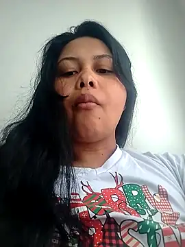 Snapshot of Alessandraa- chatting on March 27, 2026, 2:28 pm Alessandraa- online show from March 27, 2026, 2:28 pm