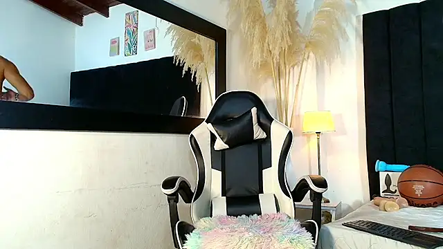 Snapshot of MaicolParker_ chatting on June 20, 2026, 12:30 pm MaicolParker online show from June 20, 2026, 12:30 pm