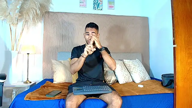 Snapshot of MaicolParker_ chatting on July 27, 2026, 12:12 pm MaicolParker online show from July 27, 2026, 12:12 pm