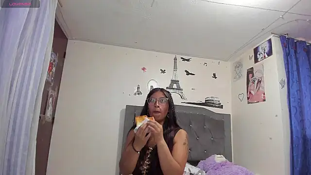 Megan Darcy online show from April 23, 2026, 7:05 pm