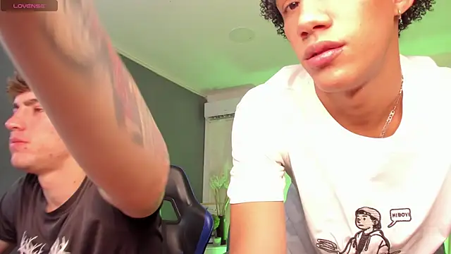 Snapshot of Handsomeboyss19 chatting on August 3, 2026, 7:17 pm Handsomeboyss19 online show from August 3, 2026, 7:17 pm