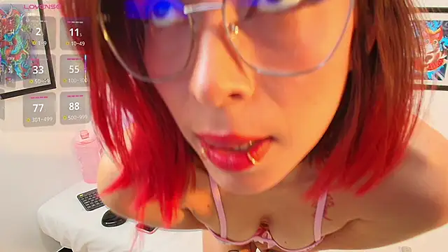 Snapshot of melissa_blazee chatting on December 16, 2025, 1:32 am melissa blazee online show from December 16, 2025, 1:32 am