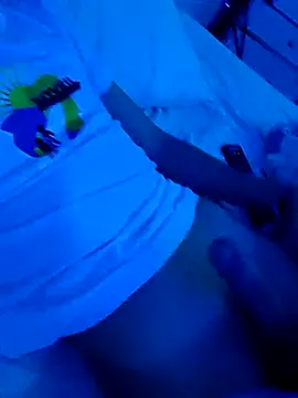 matiatr1112 online show from November 9, 2025, 4:33 am