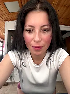 Mia salinass online show from September 12, 2025, 7:14 pm