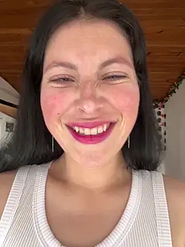 Mia salinass online show from September 23, 2025, 5:16 pm