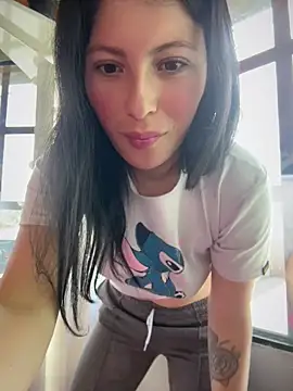 Snapshot of Mia_salinass chatting on May 15, 2026, 5:53 pm Mia salinass online show from May 15, 2026, 5:53 pm