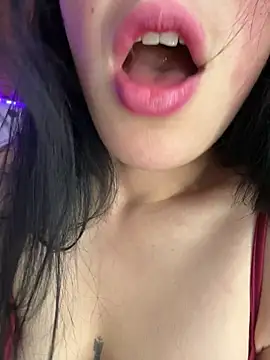 Snapshot of Mia_salinass chatting on June 6, 2026, 10:36 pm Mia salinass online show from June 6, 2026, 10:36 pm