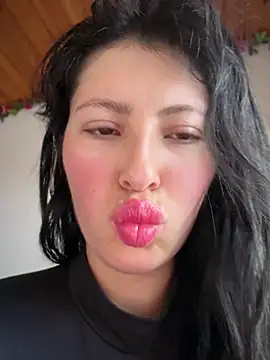 Snapshot of Mia_salinass chatting on June 19, 2026, 7:17 pm Mia salinass online show from June 19, 2026, 7:17 pm