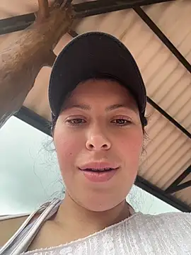 Snapshot of Mia_salinass chatting on July 5, 2026, 7:43 pm Mia salinass online show from July 5, 2026, 7:43 pm
