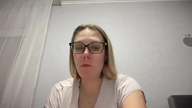 NikexPretty online show from October 1, 2025, 7:20 pm