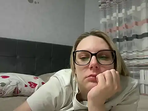 NikexPretty online show from May 1, 2026, 9:41 pm