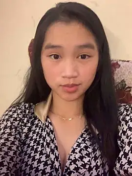 Snapshot of -Lie-06 chatting on September 27, 2025, 12:32 pm -Lie-06 online show from September 27, 2025, 12:32 pm