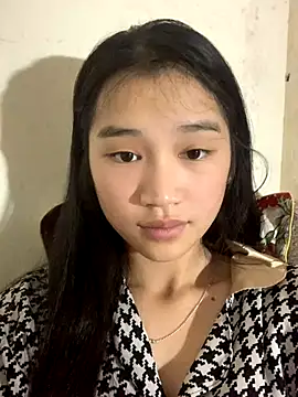 Snapshot of -Lie-06 chatting on November 8, 2025, 11:47 pm -Lie-06 online show from November 8, 2025, 11:47 pm