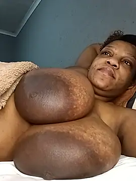 HappygalTheQueen online show from July 25, 2026, 8:17 pm