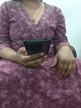 payal 261072  online show from February 18, 2026, 4:08 am