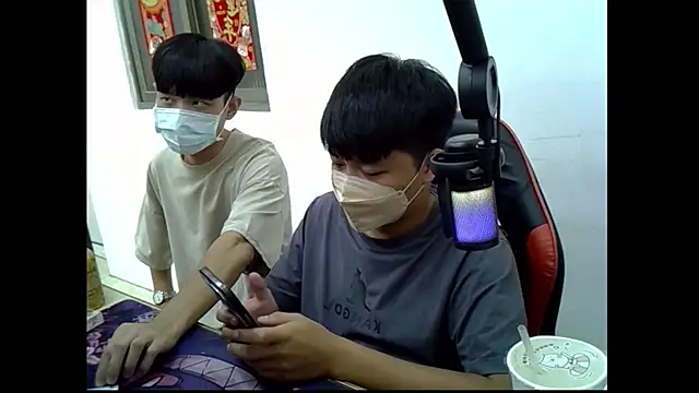 zhu000000 online show from October 14, 2025, 7:20 am