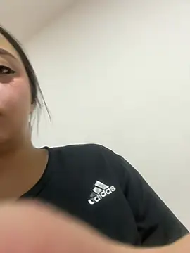 SarahCastro1  online show from July 4, 2026, 10:32 am