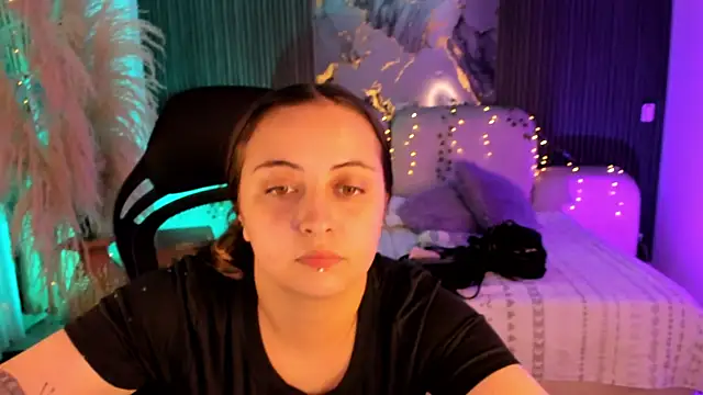 SarahCastro1  online show from July 9, 2026, 3:54 am